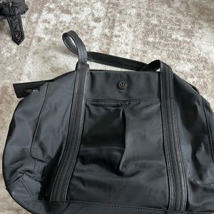 Lululemon black shoulder bag
